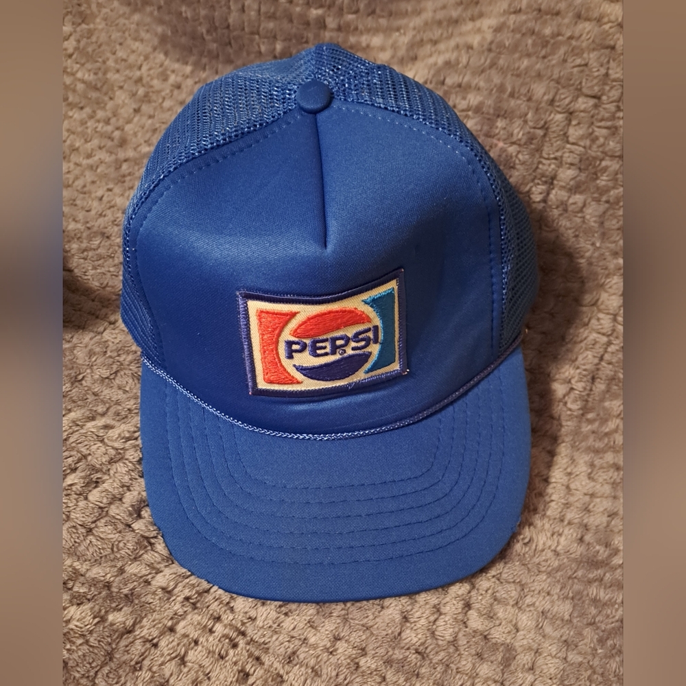 Vintage snap back Pepsi Trucker hat. Excellent condition